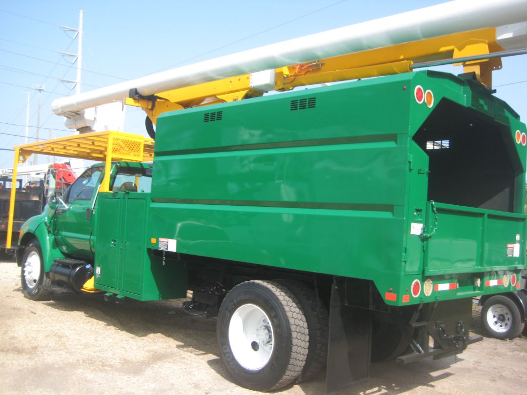 2011 FORD F750 - Image 2